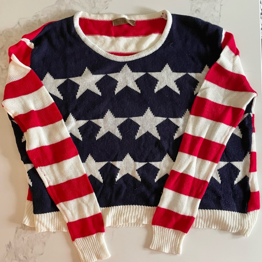 THE CLASSIC Stars and Stripes summer sweater size small